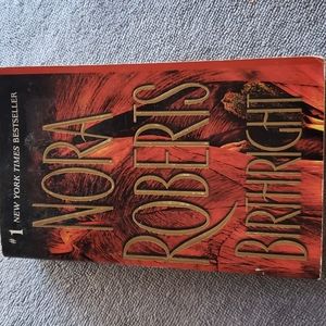 5 for$15 Nora Roberts: Birthright